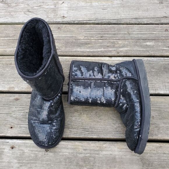 UGG Australia RARE Classic Short Black Sequin Sparkle Boots W 9 - Picture 1 of 9